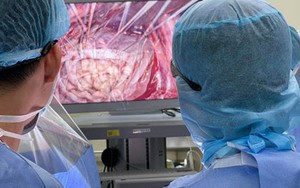 Buồn vui thưởng Tết cho nhân viên y tế