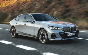 Lái BMW sẽ nhàn hơn, chỉ cần liếc mắt bên nào, xe tự chuyển sang làn bên đó