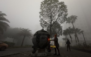 Rộ thông tin 'sương mù ở Hà Nội là do ô nhiễm': Chuyên gia Bộ Y tế giải đáp