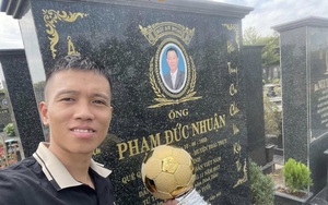 Tân Quả bóng vàng futsal Việt Nam gây xúc động với hành động hiếu thảo
