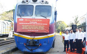 Khởi hành chuyến tàu liên vận quốc tế đầu tiên của năm mới