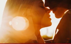 Hôn người vừa uống rượu có lây nồng độ cồn?