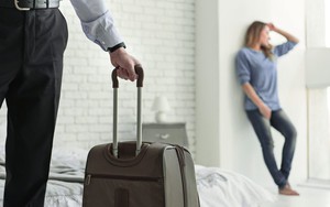 Chồng đòi ly hôn khi vợ đang điều trị ung thư: Câu nói cuối cùng khiến người vợ sốc toàn tập