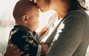 Tâm sự của bà mẹ sinh duy nhất một đứa con: "Những câu hỏi dù là vô tình hay cố ý vẫn như cú đấm vào ruột gan tôi"
