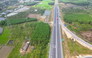 Cục Đường bộ đề xuất cho xe chạy vào lề đường cao tốc Cam Lộ - La Sơn