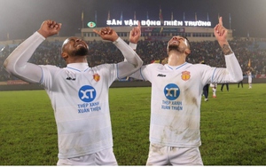 Dàn cầu thủ Nam Định "bùng nổ" trên mạng xã hội sau trận thắng Hà Nội FC