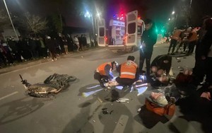 Hà Nội: Hai xe máy va chạm trong đêm, 3 người thương vong