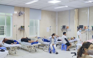 60 người nhập viện nghi ngộ độc thực phẩm sau khi ăn ở quán cơm gà Trâm Anh
