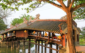 Cận cảnh cây cầu cổ có kiến trúc 'thượng gia, hạ kiều' duy nhất xứ Huế