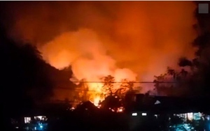 Một homestay nổi tiếng tại Điện Biên cháy dữ dội trong đêm