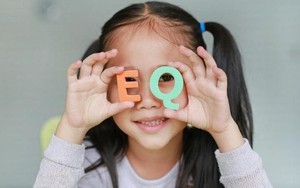 Giáo sư Đại học Thanh Hoa: Trẻ có 5 đặc điểm chứng tỏ EQ cao, tương lai rút ngắn thời gian đi đến đích thành công hơn trẻ bình thường