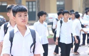 Học sinh, phụ huynh Hà Nội thấp thỏm chờ chốt môn thi vào lớp 10