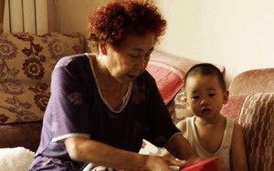 Con trai du lịch không biết mẹ mất đã mấy ngày, vội tính làm đám tang: Đứa trẻ tố cáo bố hại bà nội!