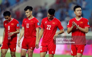 Báo Indo: “CĐV Việt Nam ăn mừng bàn thắng của Indonesia còn thủ môn Indo ngồi uống cà phê trước cầu môn”