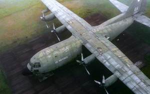 Cận cảnh 'ngựa thồ' C-130 của quân đội Mỹ và loạt trực thăng, xe tăng đang bị rỉ sét ở sân bay Tà Cơn