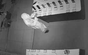 Một cửa hàng Điện Máy Xanh ở Bình Dương bị trộm đột nhập