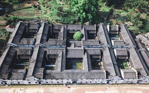 Choáng ngợp dinh thự "nghìn cột" rộng như một ngôi làng của thương gia giàu có ở Trung Quốc: Đi vào dễ lạc đường!