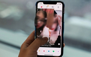 Hẹn hò với 'bác sĩ' qua Tinder, người phụ nữ Hà Nội mất trắng 5,4 tỷ trong 5 ngày