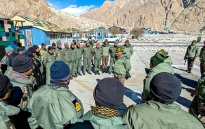 Ấn Độ điều thêm 10.000 binh lính tới khu vực biên giới tranh chấp với Trung Quốc
