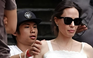 Ba con nuôi của Angelina Jolie