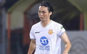 Sơ suất hy hữu ở V.League khiến Tuấn Anh phải đổi số áo