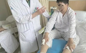 Chân nam sinh mọc đầy cục tròn cứng như đá, không thể đi lại vì uống thứ này thay nước