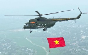 Màn diễu binh đặc biệt trên bầu trời Điện Biên