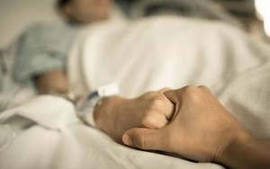 Nữ y tá chia sẻ điều hầu hết bệnh nhân nhìn thấy trước khi chết
