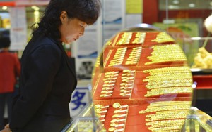 Giá vàng tăng kỷ lục, chỉ trong 1 tháng, một quốc gia láng giềng của Việt Nam mua gần 5 tấn vàng