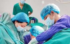 Nhiều người trẻ mắc bệnh "khó nói"