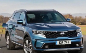 Tồn kho 2 năm, Kia Sorento phải giảm giá cả trăm triệu đồng để xả hàng