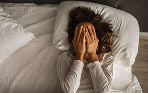 Phát hiện đồ uống "tệ nhất" cho giấc ngủ, không phải trà hay cà phê