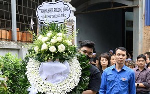 Bạn cùng lớp đến tiễn biệt, chia sẻ giấc mơ dang dở của nam sinh tử vong trong vụ cháy ở Hà Nội