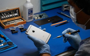 Làm thợ sửa iPhone ở đây "sướng như tiên": Tải hộ ứng dụng cũng có tiền, được săn đón như người nổi tiếng
