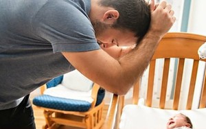 Người đàn ông bị trầm cảm đến mức muốn ly hôn sau khi vợ sinh