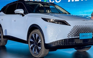 Omoda 7 ra mắt: Có chi tiết gợi nhớ Range Rover, hết xăng chạy được gần 100km, nếu về Việt Nam sẽ đối đầu Honda CR-V