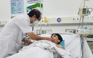 3 trẻ ngộ độc nặng sau ăn bánh mì ở Đồng Nai chuyển lên TPHCM điều trị