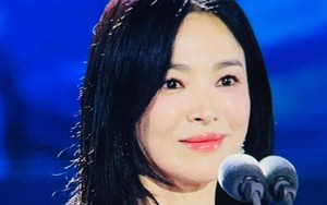 Vẻ đẹp tuổi 43 của Song Hye Kyo