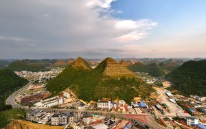 Những ngọn núi hình kim tự tháp của Trung Quốc làm dấy lên vô số thuyết âm mưu!