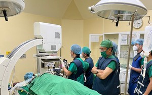 Người đàn ông suýt phải cắt bỏ ruột vì chủ quan không đi khám khi đau 'vùng nhạy cảm'