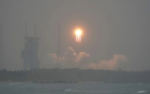 Tàu Hằng Nga-6 của Trung Quốc thành công hạ cánh xuống vùng tối Mặt Trăng