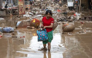 Trung Quốc trải qua "thảm họa lịch sử": Ít nhất 47 người tử vong trong mưa lũ, cảnh báo thiên tai liên tục được đưa ra