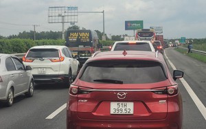 Kẹt xe kinh hoàng trên tuyến cao tốc TP HCM - Long Thành và Quốc lộ 51