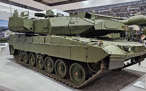 105 xe tăng Leopard 2A8 tới sát lãnh thổ Nga