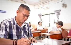 Chuyện về thí sinh U50 đặc biệt của kỳ thi tốt nghiệp THPT 2024: Là bố đơn thân ngày nào cũng dậy từ 3h sáng để học, quyết đỗ ĐH vì 2 hậu phương