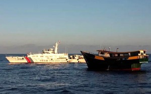 Trung Quốc nói Philippines chĩa súng vào lực lượng hải cảnh