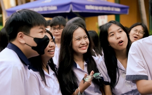 Đề thi Ngữ văn tuyển sinh lớp 10 năm 2024 TPHCM siêu hay: "Nhịp trái tim không dành cho riêng mình" - từ suy nghĩ cá nhân đến cả Trường Sa xa xôi!