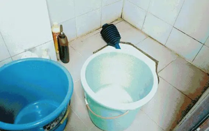 Cô giáo vô ý làm cháu bé 2 tuổi tử vong trong xô nước