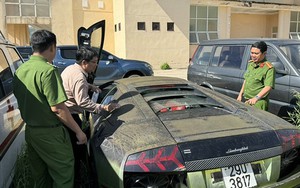 Tiêu huỷ hai siêu xe Lamborghini và G63 nhập lậu