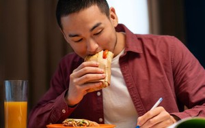 Nam giới tuổi thọ ngắn thường ăn uống nhiều 4 thứ này vào buổi trưa: Nếu bạn không có cái nào thì xin chúc mừng